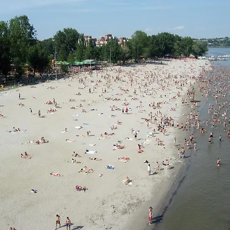 Lägenhet Spacious Liman Novi Sad