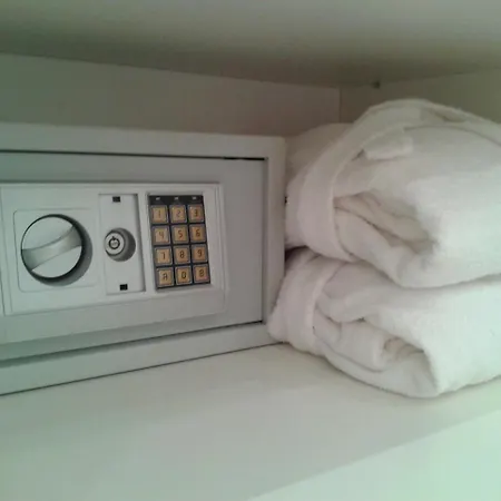 Lägenhet Spacious Liman Novi Sad